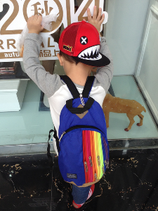 Детски чанти за училище - за момчета и момичета до 12 години - цветни модели с ципове и джобове за учебници