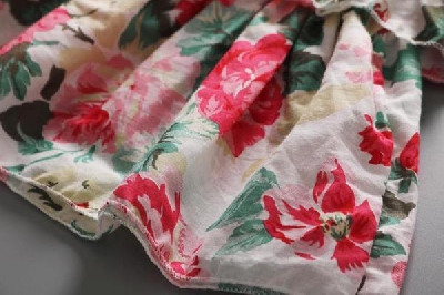 Бебешки комплект от шифонена блуза с къс ръкав и памучен къс панталон