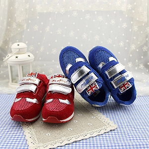 Παιδικά παπούτσια για αγόρια σε  μπλε και κόκκινο χρώμα
