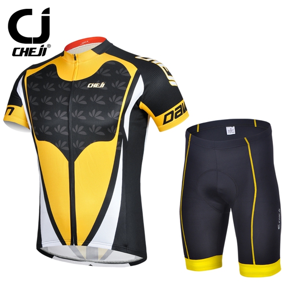 Ανδρικά σετ  ποδηλασίας  σε  κίτρινο, πράσινο και κόκκινο 5 μοντέλα