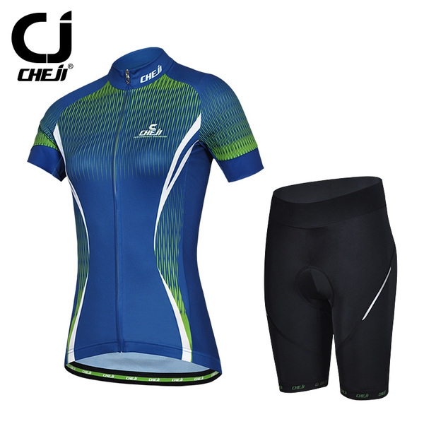 Γυναικεία αθλητικά σετ ποδηλασίας : μαύρα σορτς και έγχρωμο μπουφάν 