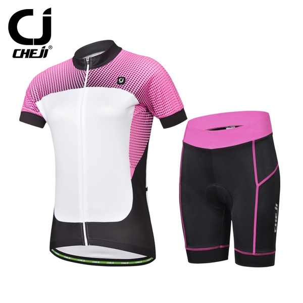 Γυναικεία αθλητικά σετ ποδηλασίας : μαύρα σορτς και έγχρωμο μπουφάν 