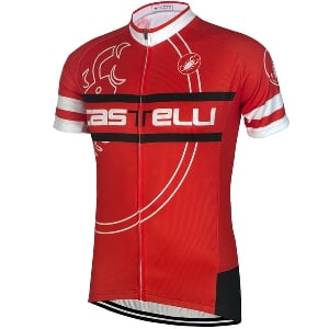 Мъжки спортен екип за велосипедисти и колоездене от червена тениска с къс ръкав и черни панталони
