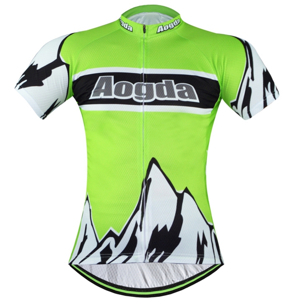 Мъжки спортен екип в зелен цвят с къси ръкави - един модел