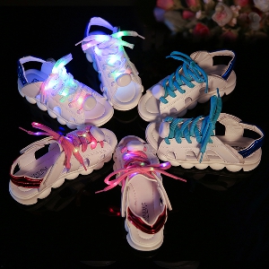 Детски сандали с мека и удобна подметка в бял цвят 