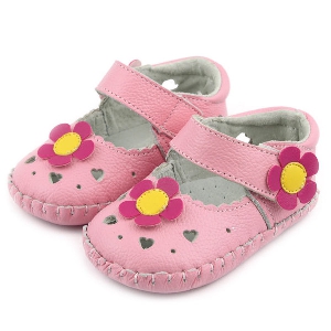 Бебешки сандали с лепки за момичета: розови и бели