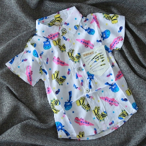 Детски ризи за момчета - памучни, едноцветни, раирани, цветни и анимирани модели с къс ръкав