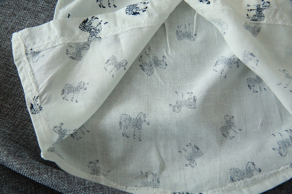 Παιδικά πουκάμισα για αγόρια - βαμβάκι, μονόχρωμο, με λωρίδες, πολύχρωμα και ζωντανά μοντέλα μικρού μήκους