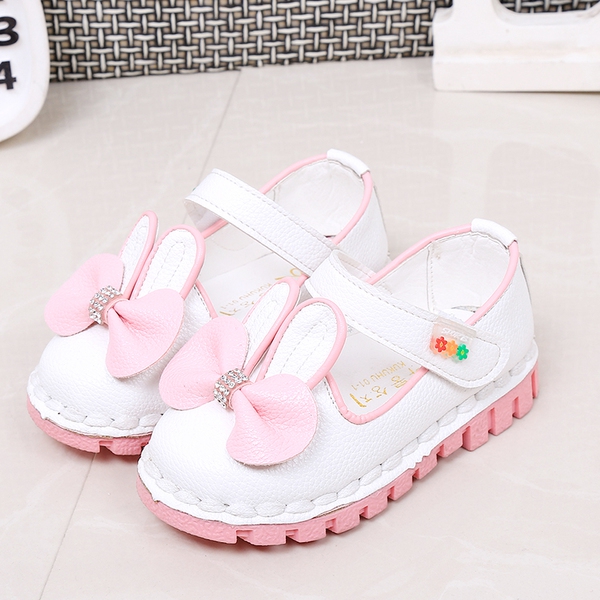 Παιδικά σανδάλια για τα κορίτσια: κόκκινο, λευκό, ροζ