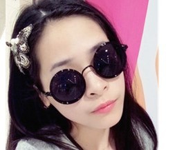 Детски слънчеви очила за момчета и момичета в ретро стил - лилави, бели, розови рамки