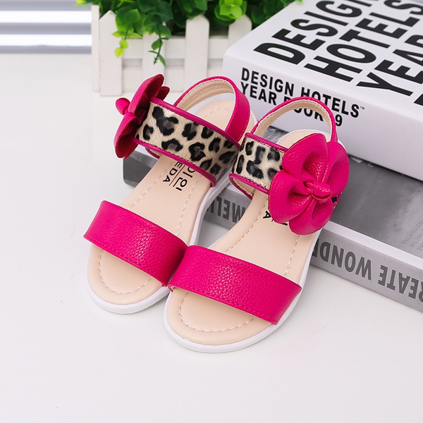 Παιδικά σανδάλια για τα κορίτσια σε τρία χρώματα-ροζ, φούξια και σκούρο μπλε.