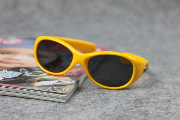 Детски летни очила за момчета и момичета с червени, жълти сини, розови, оранжеви и червени рамки