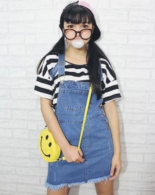 Дамска мини чанта " Емотикона Усмивка " - с мека повърхнсот от изкуствна кожа за през рамо Smile