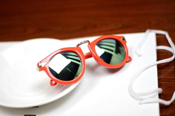 Детски слънчеви очила с огледални стъкла за момчета и момичета