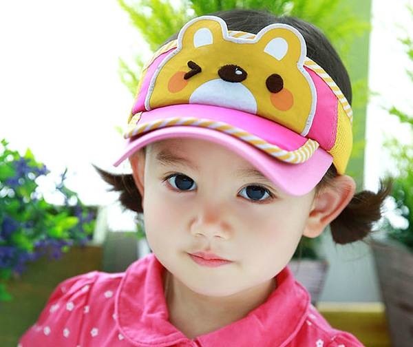 Детски шапки за момчета и момичета с мече - син,жълт и цикламен цвят 