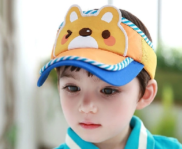 Детски шапки за момчета и момичета с мече - син,жълт и цикламен цвят 