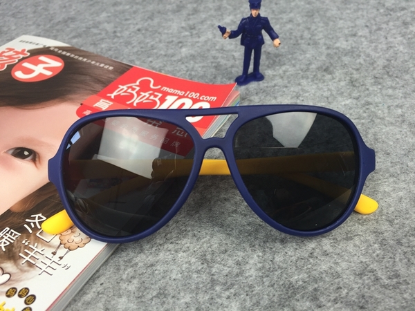 Детски слънчеви сгъваеми очила с огледални стъкла и цветове на рамките: жълти, розови, сини, зелени