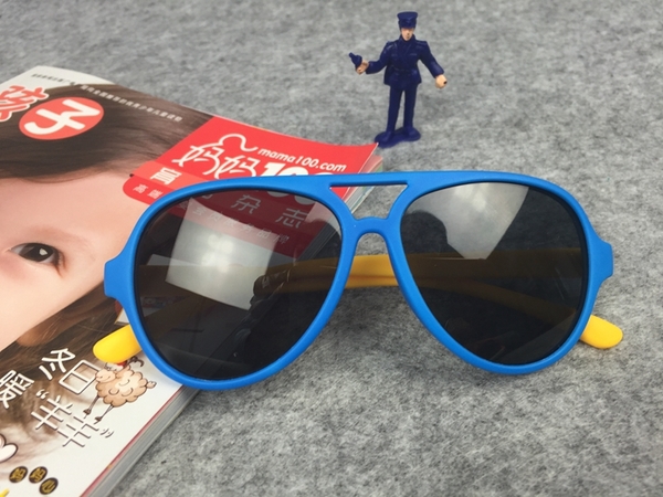 Детски слънчеви сгъваеми очила с огледални стъкла и цветове на рамките: жълти, розови, сини, зелени