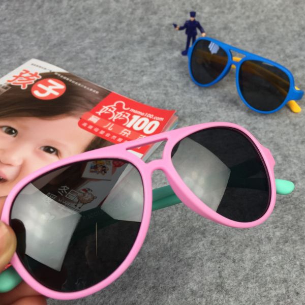 Детски слънчеви сгъваеми очила с огледални стъкла и цветове на рамките: жълти, розови, сини, зелени