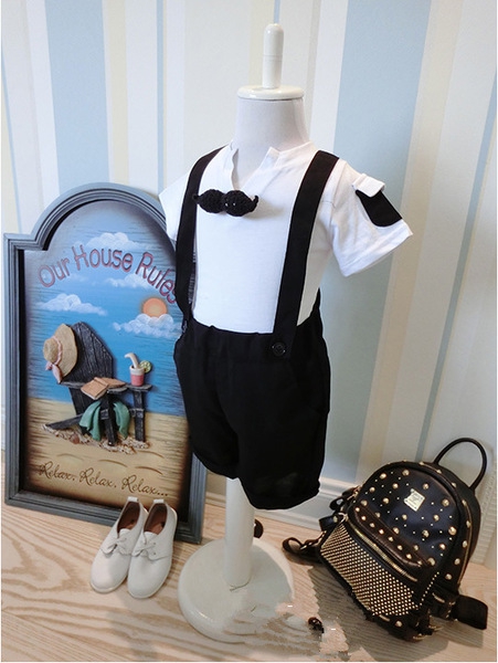 Παιδικό σετ σορτς με τιράντες και μπλούζα