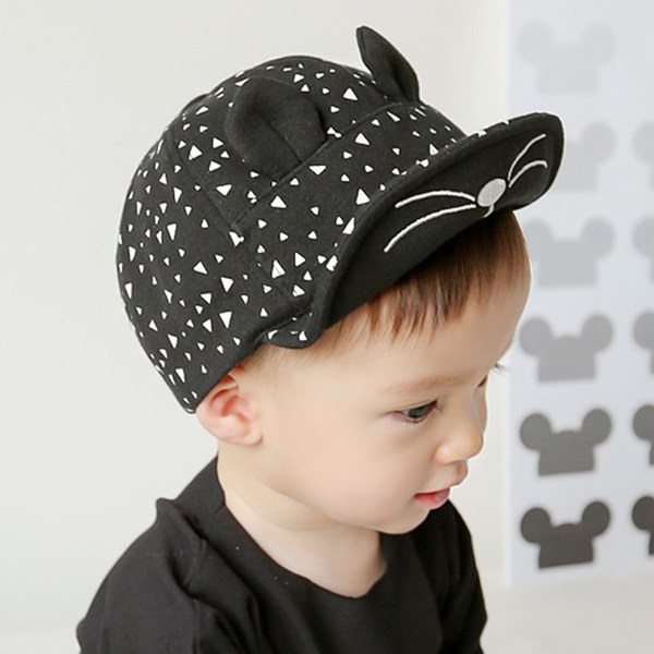 Детски шапки за момичета и момчета с коте или звезди - черен и бял цвят 