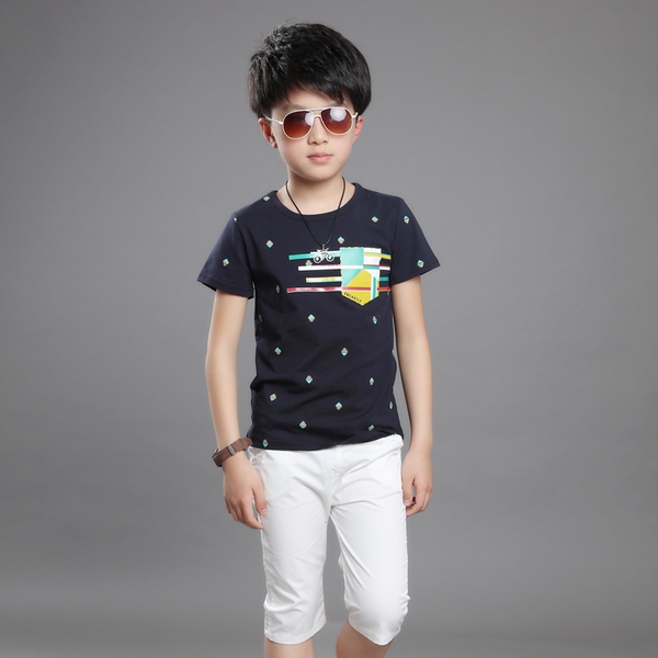 Детски комплект за момчета два модела в жълта и тъмно синя тениска.