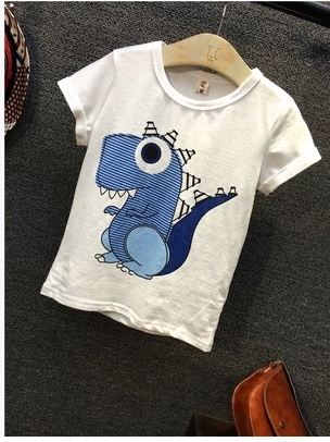 Детски комплект за момчета с анимация динозавър на тениската.