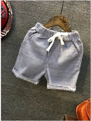 Детски комплект за момчета с анимация динозавър на тениската.