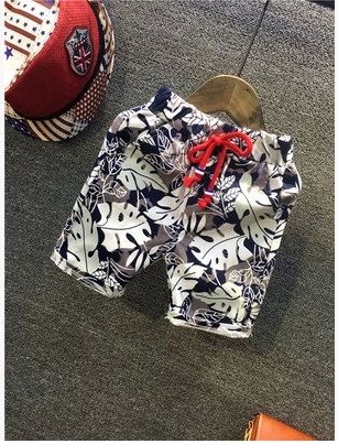 Детски комплект за момчета с интересен принт-един модел.