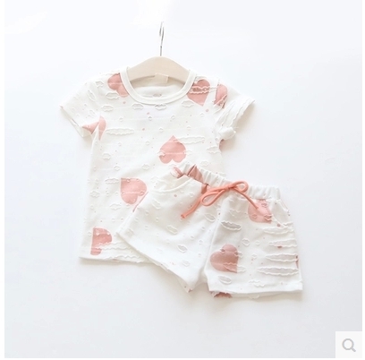 Детски комплекти за момичета два модела с розови и със сини сърца.