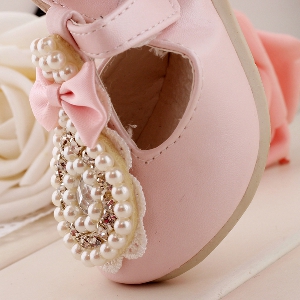 Παιδικά ροζ παπούτσια με μαργαριτάρια