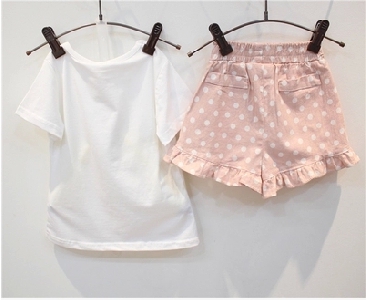 Παιδικό καλοκαιρινό βαμβακερό σετ  για κορίτσια - λευκό μπλουζάκι και ροζ σορτς.