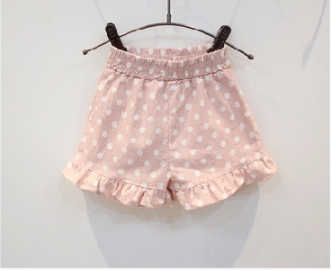 Детски летен памучен комплект за момичета -бяла тениска и розови къси панталони.