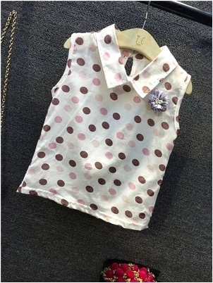 Детски комплект за момичета риза без ръкави и къси панталони.