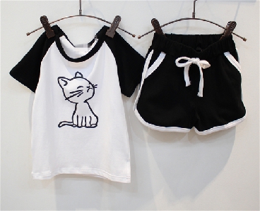 Детски комплект с котка за момичета комбинация бяло и черно-един модел.