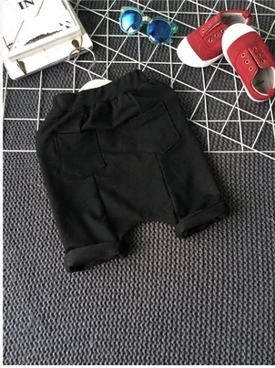 Черни детски къси панталони за момчета тип шавари.