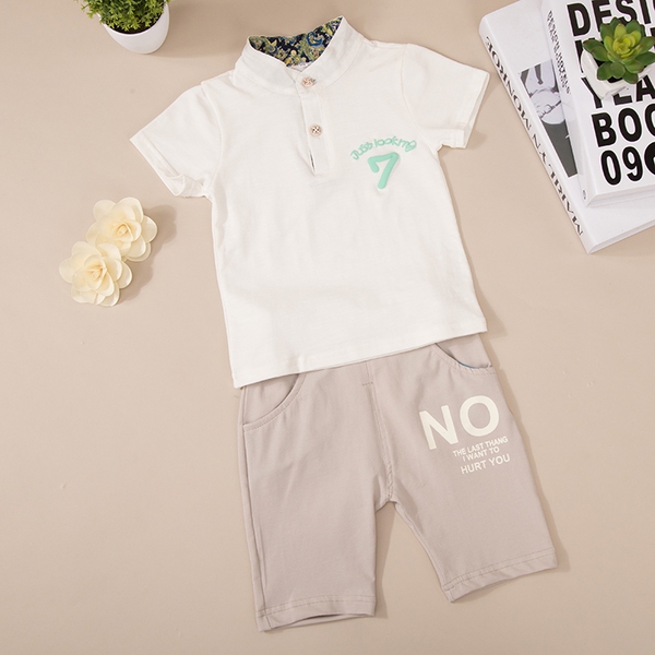 Παιδικό καλοκαιρινό σετι για αγόρια - T-shirt με κοντά μανίκια και παντελόνια