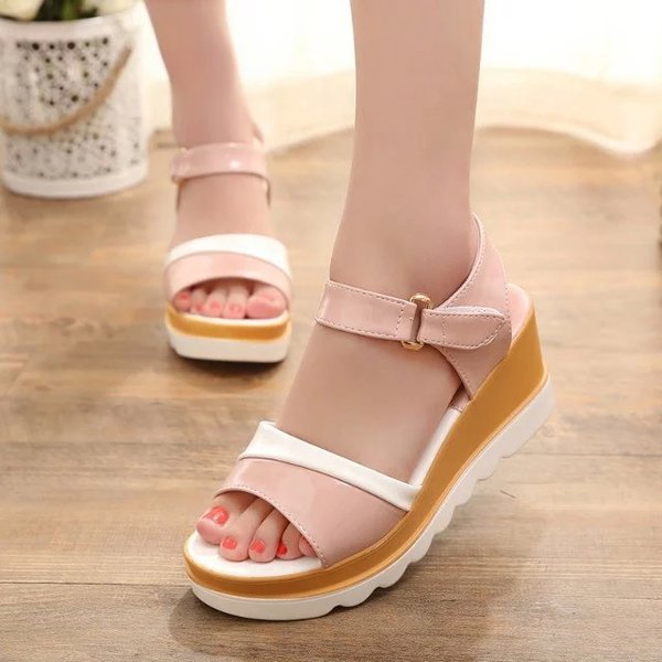 δερμάτινα γυναίκες ευρεσιτεχνίας σανδάλια χαμηλή πλατφόρμα