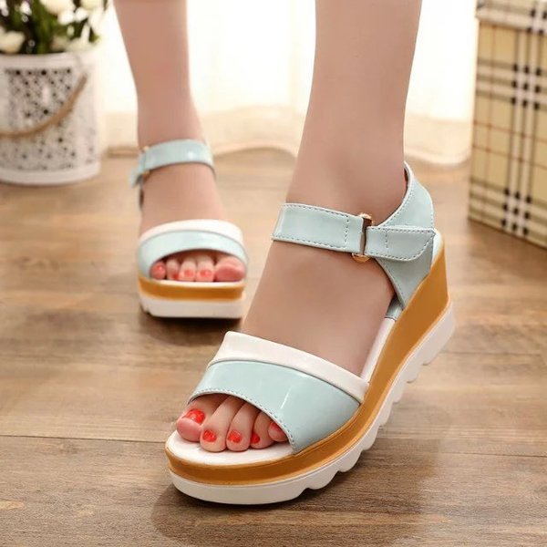 δερμάτινα γυναίκες ευρεσιτεχνίας σανδάλια χαμηλή πλατφόρμα