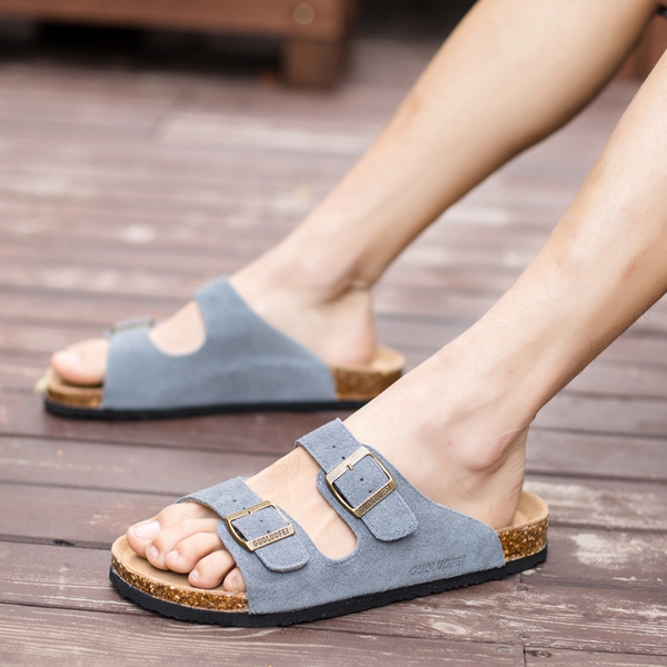 Παντόφλες ανδρών με ιμάντες δερματίνη