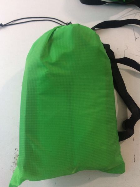 Туристически надуваем диван подходящ за къмпинг - цветни модели за мъже и жени : лилави, зелени, розови