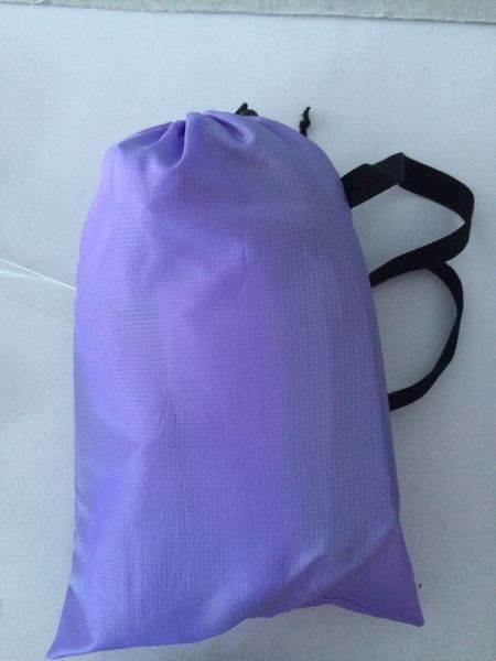 Туристически надуваем диван подходящ за къмпинг - цветни модели за мъже и жени : лилави, зелени, розови