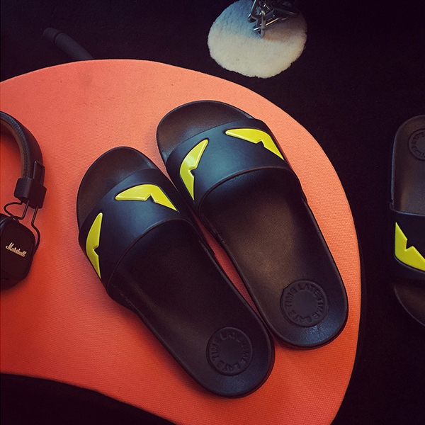 Άρρεν μαύρο παντόφλες καουτσούκ