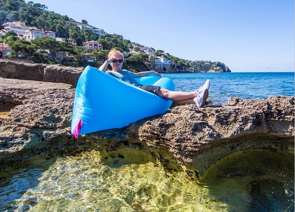 Надуваем диван за къмпинг в черен, розов, оранжев, зелен, син и лилав цвят