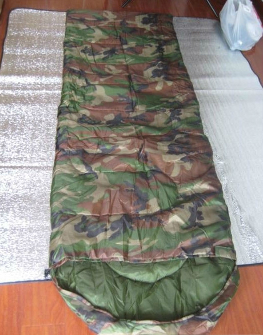 Спален камуфлажен чувал за къмпинг