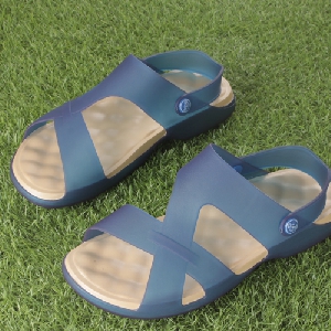 Мъжки сандали в кафяв и син цвят - подходящи за летните дни 