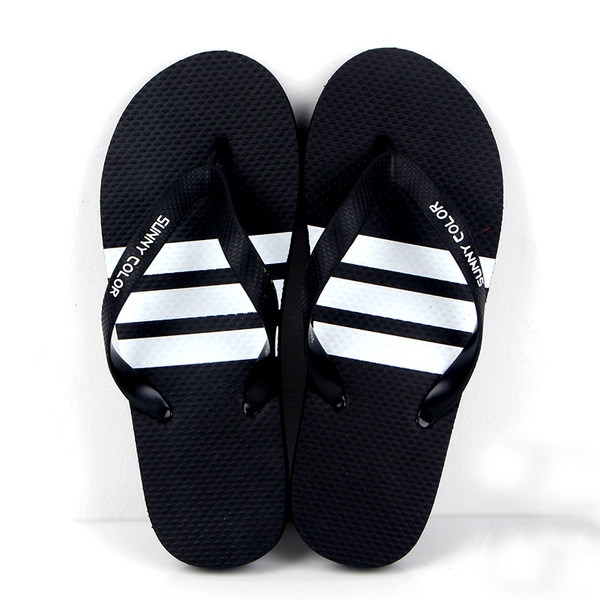 Καλοκαίρι παραλία παντόφλες ανδρών - μοντέλα σε μαύρο και λευκό και πράσινο fringed παραλία και την καθημερινή ζωή - ελαφρύ και 