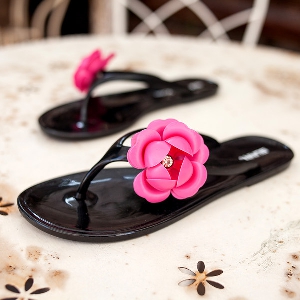 Дамски летни чехли с розички - леки и удобни за плаж и всекидневие