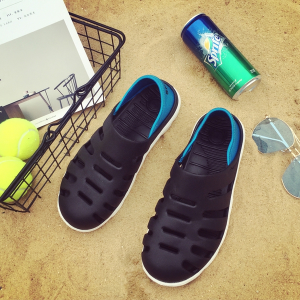 Ανδρικά σανδάλια παραλία σε τέσσερα χρώματα.