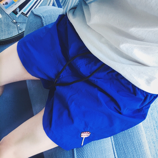 Плажни мъжки къси панталони в три цвята-син,черен и бял.